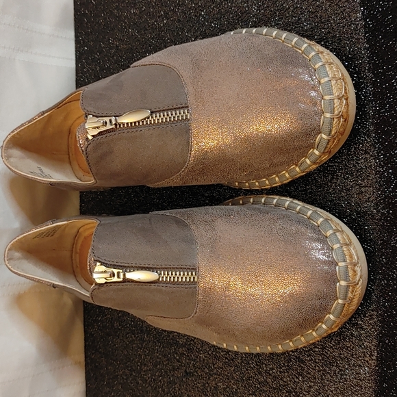 Yellow Box Shoes - Yellow Box Shoes